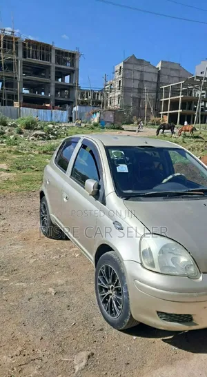 Toyota Vitz 2002 Gold