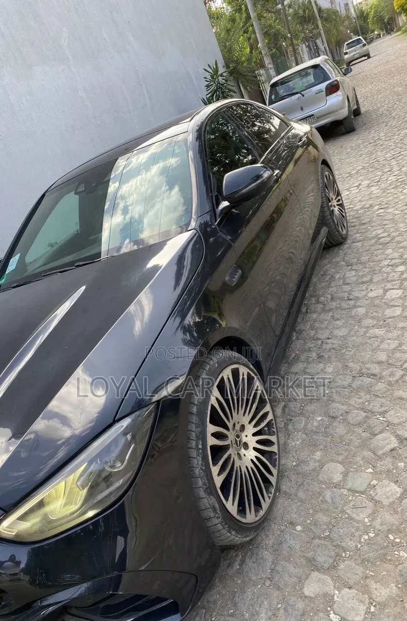 Mercedes-Benz C180 2018 Black