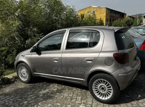 Toyota Vitz 2004 Silver