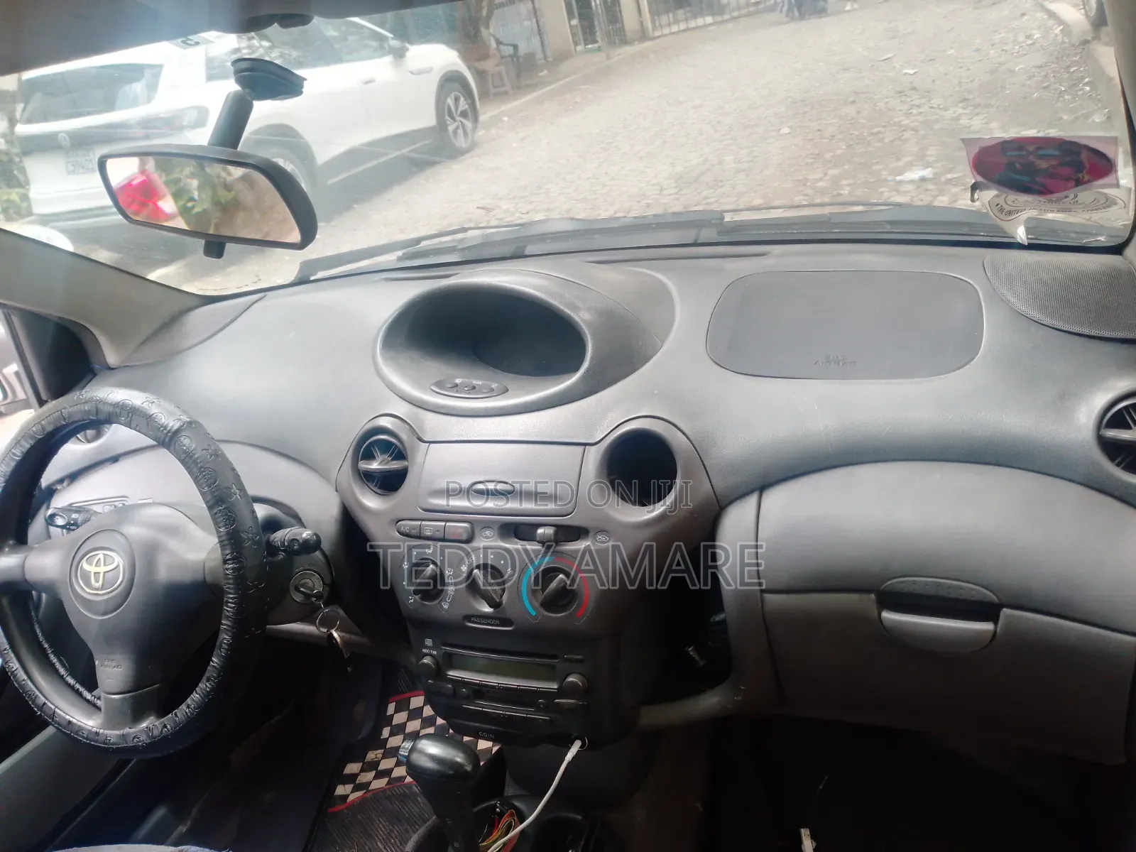 Toyota Vitz 2002 Beige