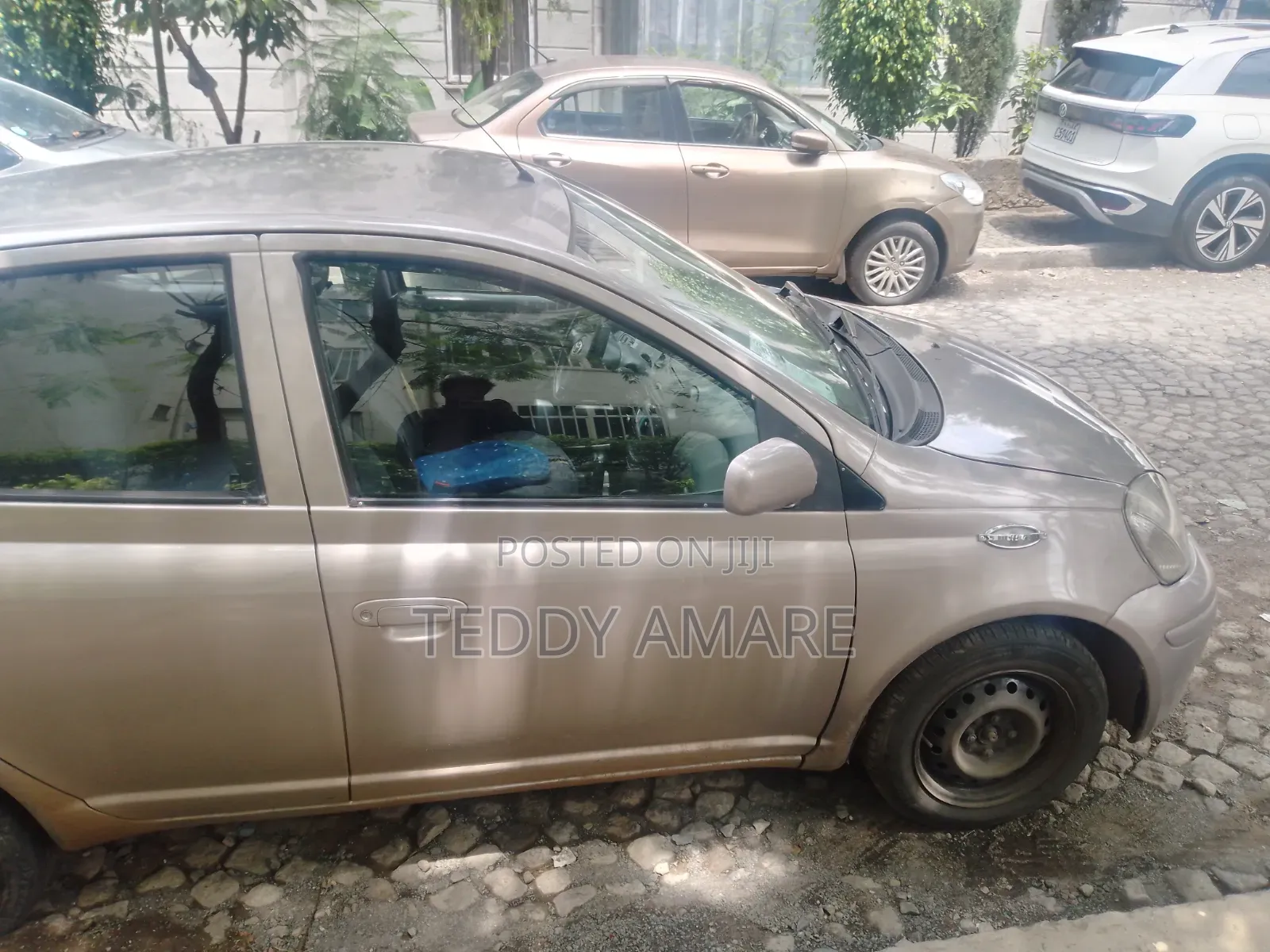 Toyota Vitz 2002 Beige