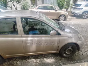 Toyota Vitz 2002 Beige