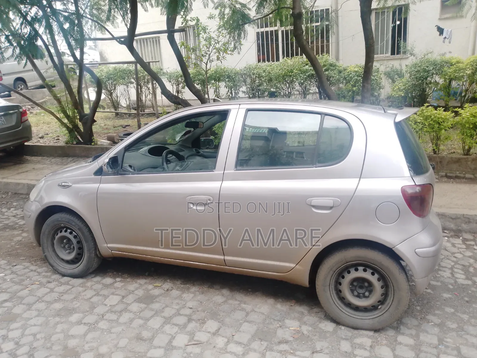 Toyota Vitz 2002 Beige