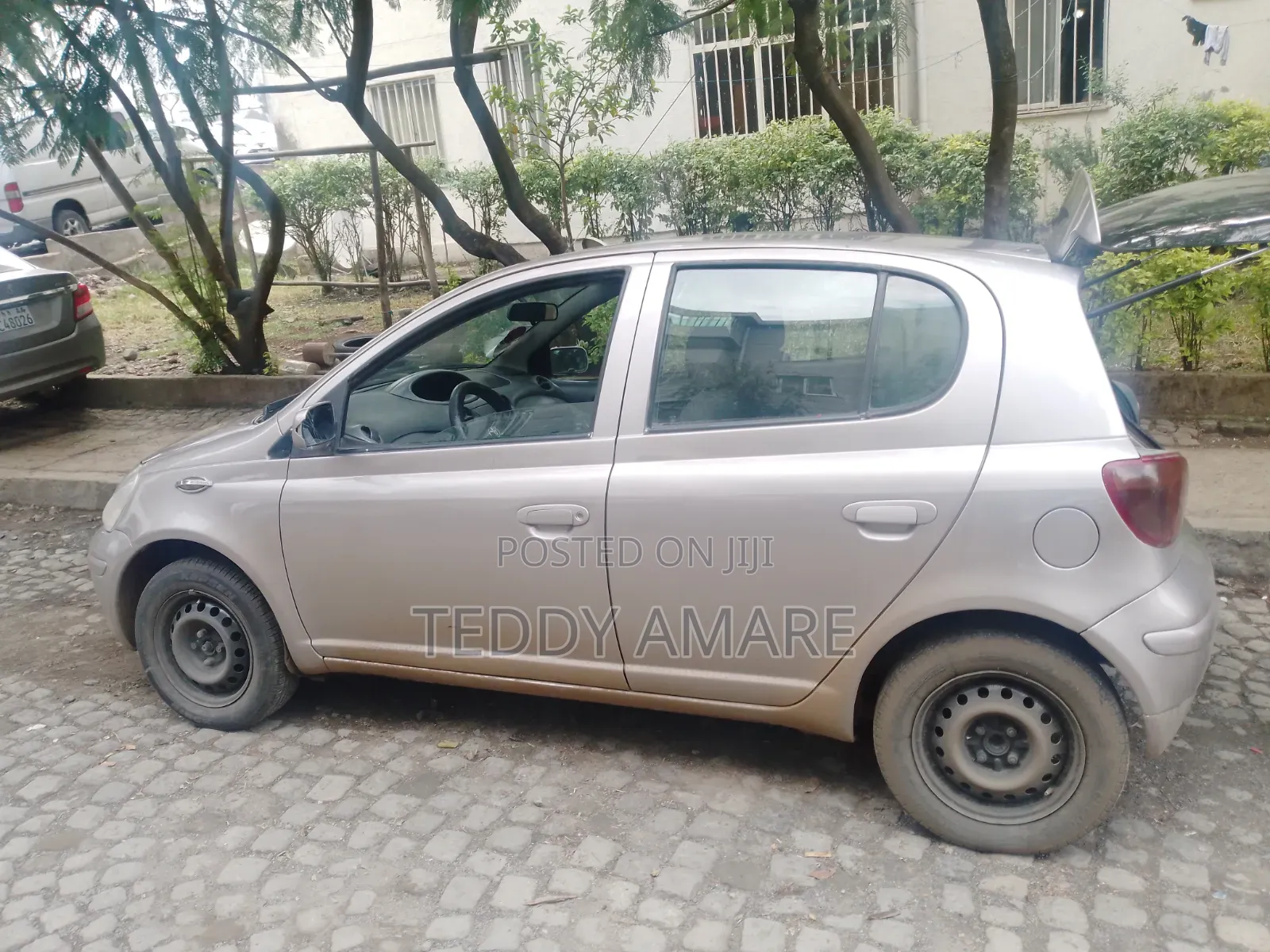 Toyota Vitz 2002 Beige