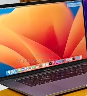 New Laptop Apple MacBook Pro M1 16GB Intel Core i7 SSD 512GB