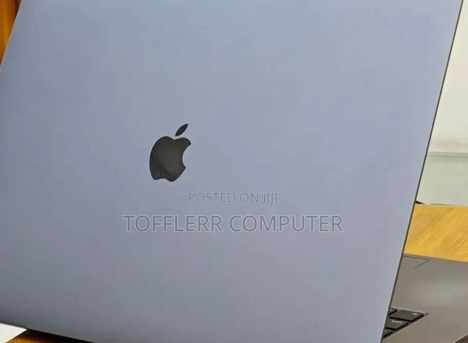 New Laptop Apple MacBook Pro M1 16GB Intel Core i7 SSD 512GB