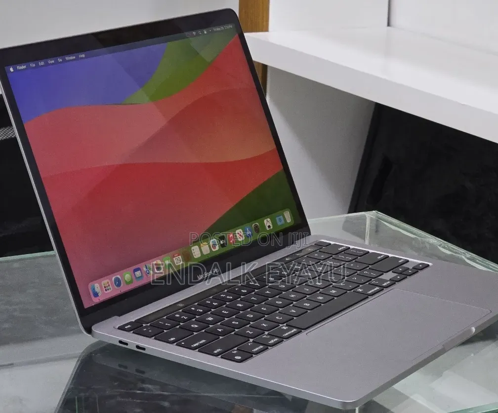 New Laptop Apple MacBook Pro M1 8GB Apple M1 Pro SSD 512GB