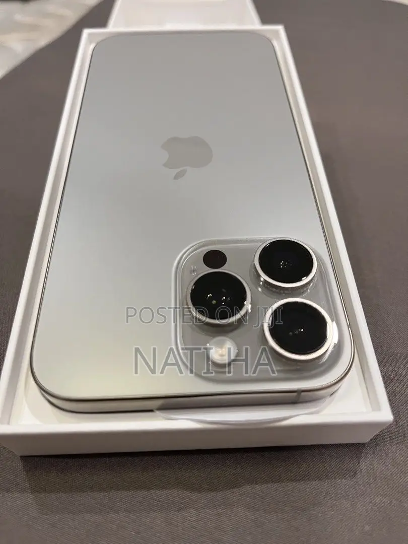 New Apple iPhone 16 Pro Max 512 GB Silver