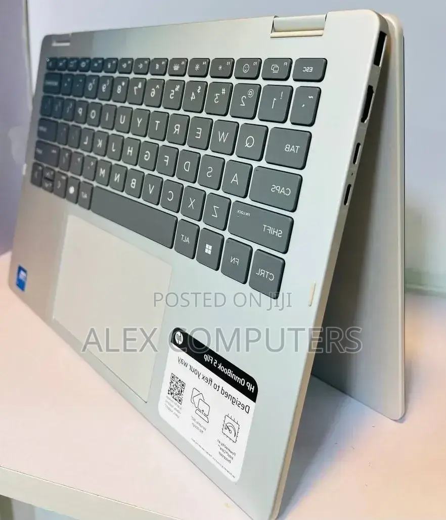 New Laptop HP OmniBook 5 14" 16GB Intel Core i7 SSD 512GB