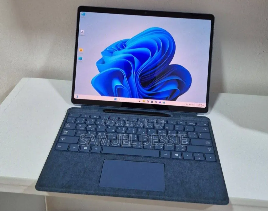 New Microsoft Surface Pro 11th Edition, a Copilot+ PC 16GB SSD 512GB