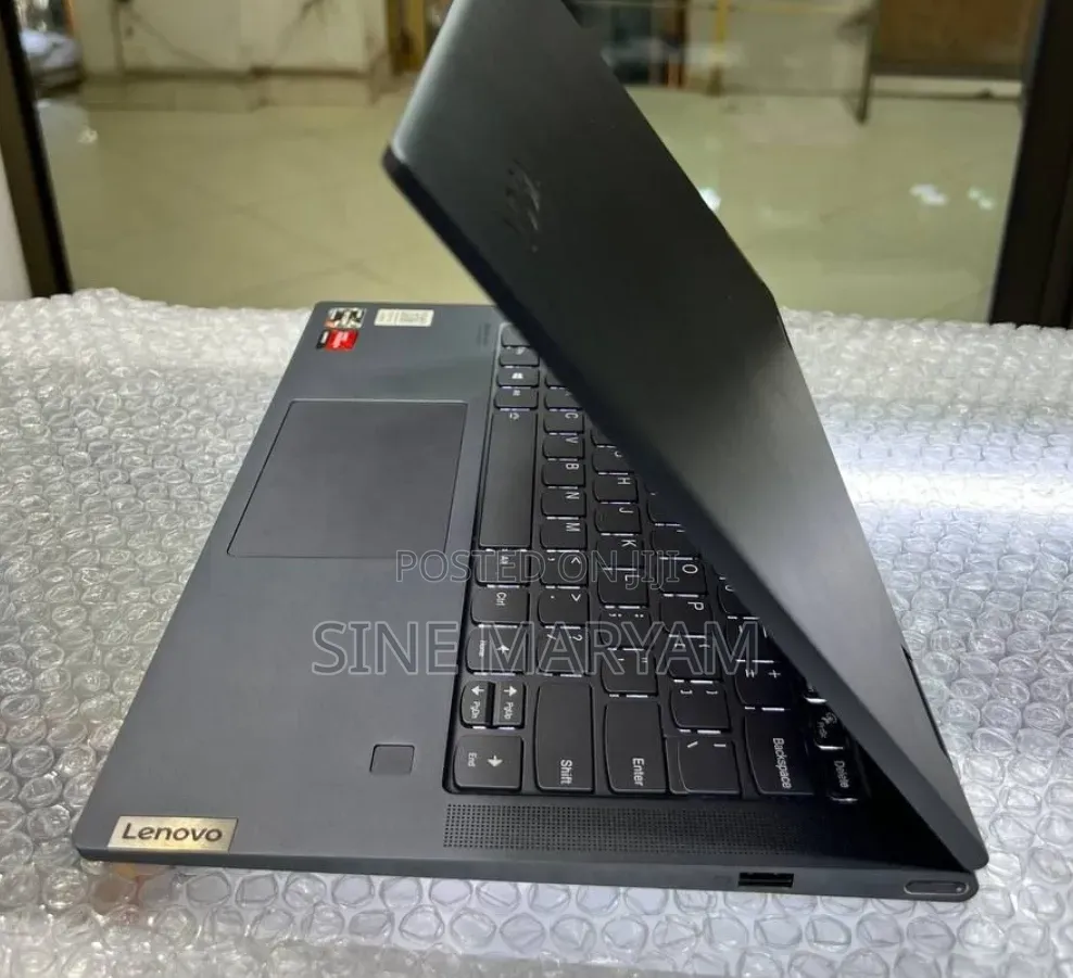 New Laptop Lenovo Yoga 7i 16GB AMD Ryzen 7 SSD 512GB
