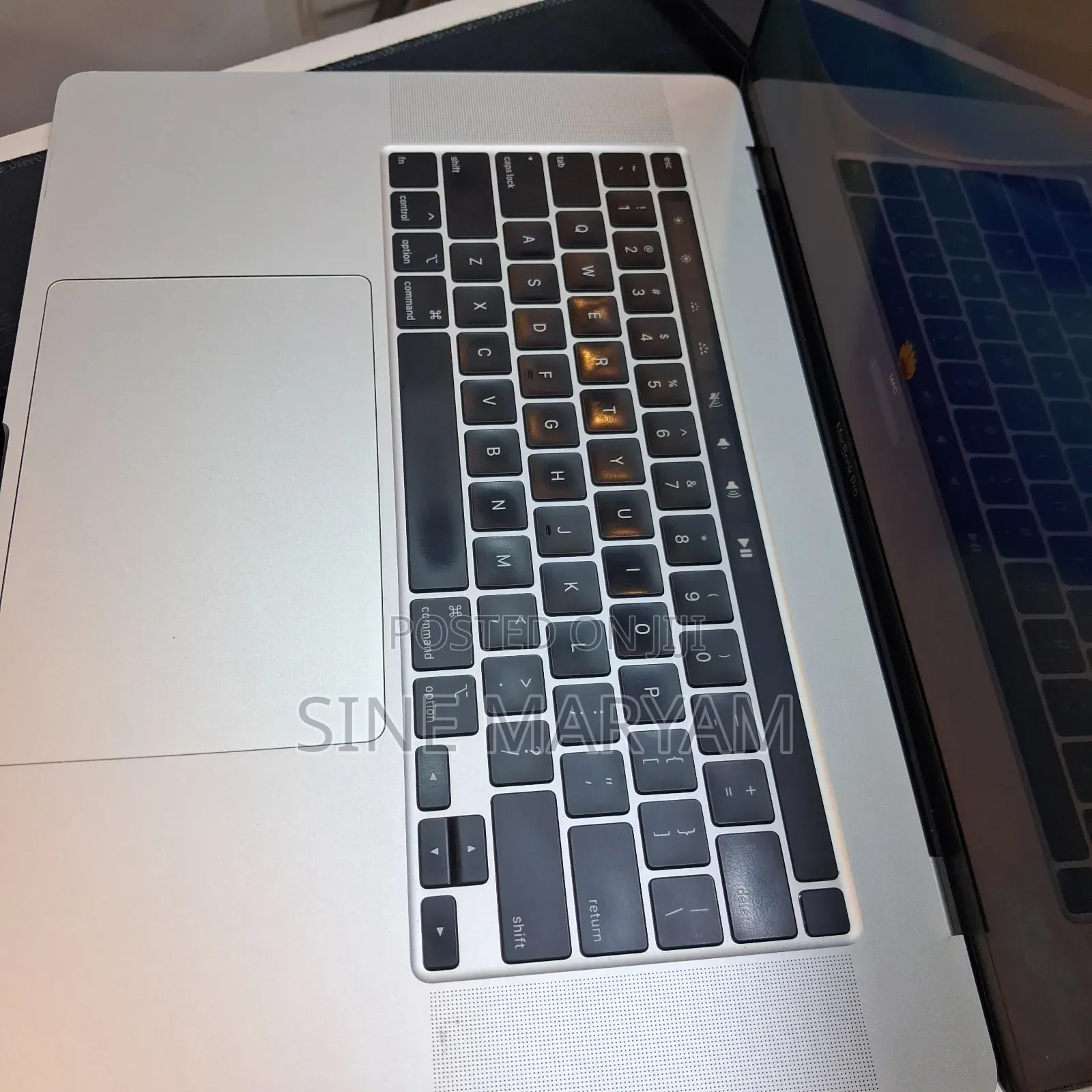 New Laptop Apple MacBook Pro 2019 32GB Intel Core i9 SSD 1T