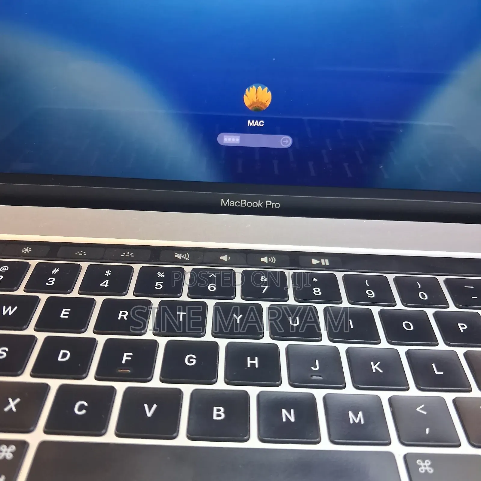 New Laptop Apple MacBook Pro 2019 32GB Intel Core i9 SSD 1T