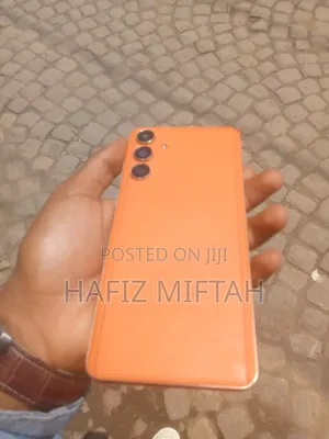 Samsung Galaxy F55 256 GB Orange