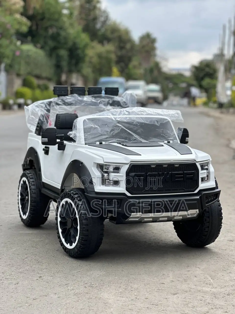White Gentle-Kid Car