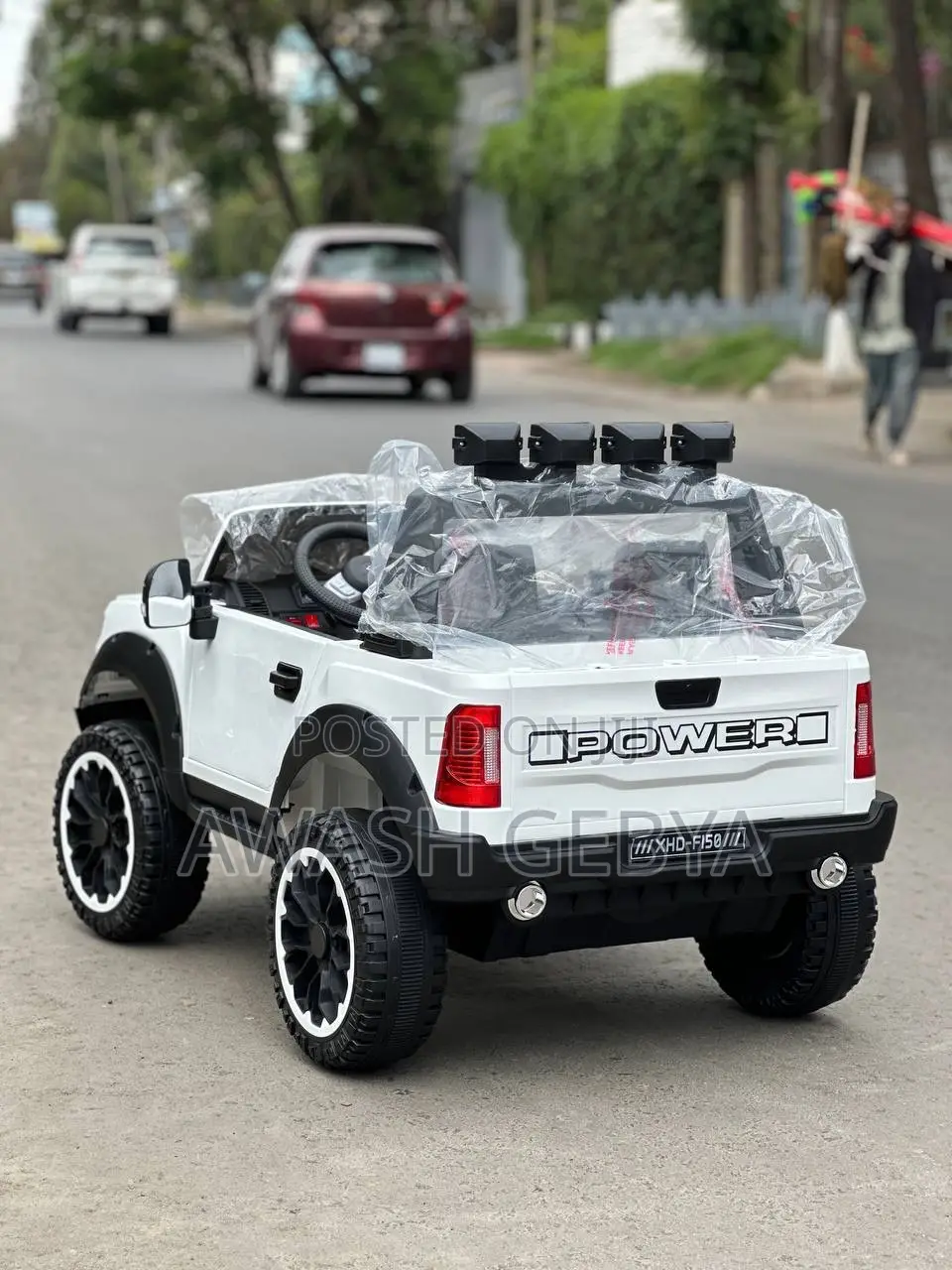 White Gentle-Kid Car