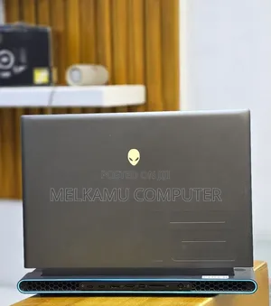 New Laptop Alienware 16 Aurora 16GB Intel Core i9 SSD 1T