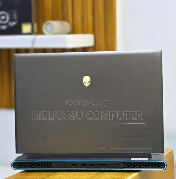 New Laptop Alienware 16 Aurora 16GB Intel Core i9 SSD 1T