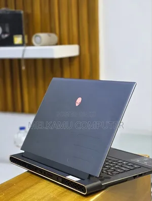 New Laptop Alienware 16 Aurora 16GB Intel Core i9 SSD 1T