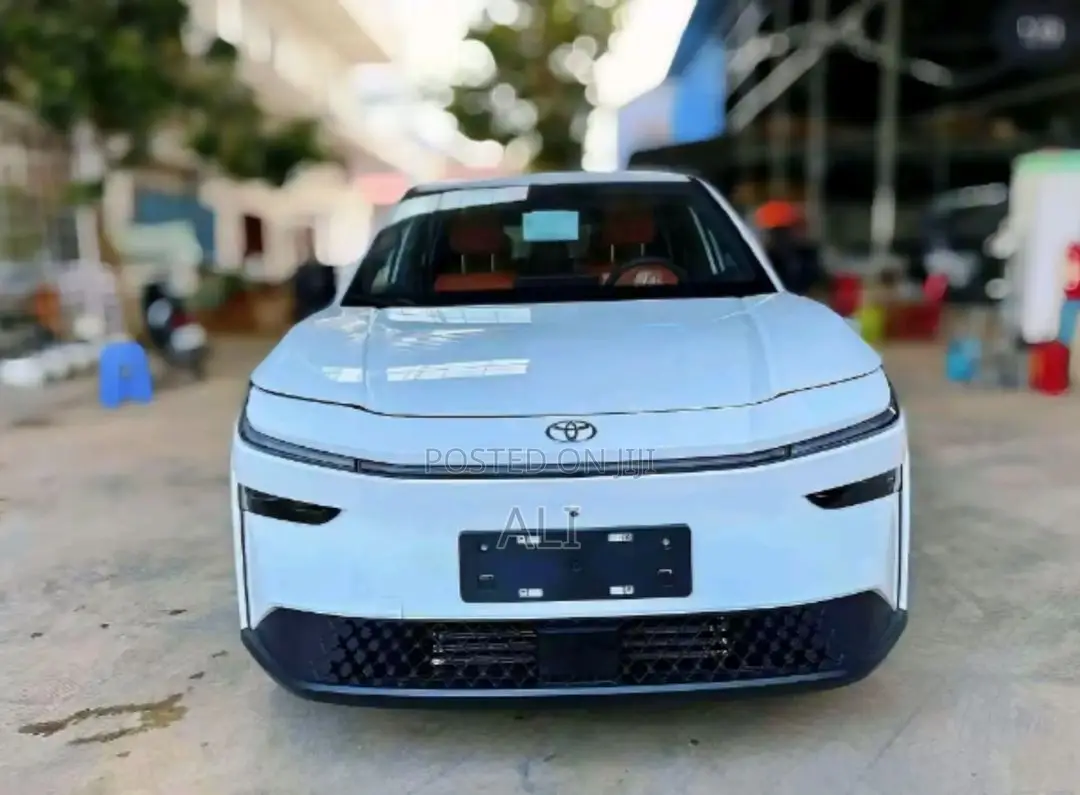 New Toyota bZ3 2025 Off white
