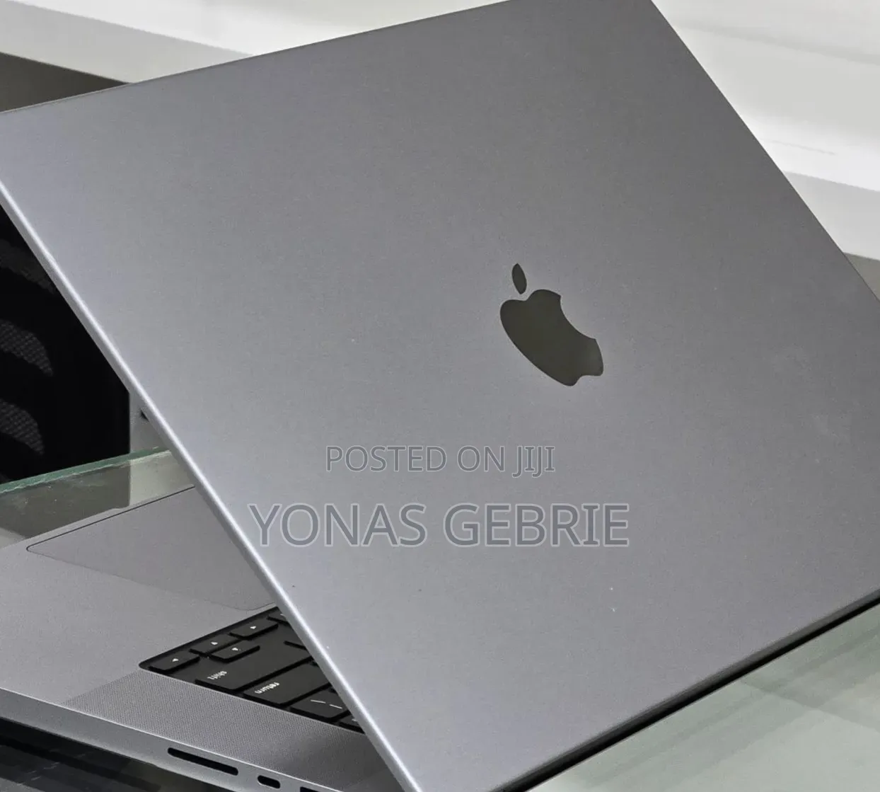 New Laptop Apple MacBook 32GB Apple M1 Max SSD 512GB
