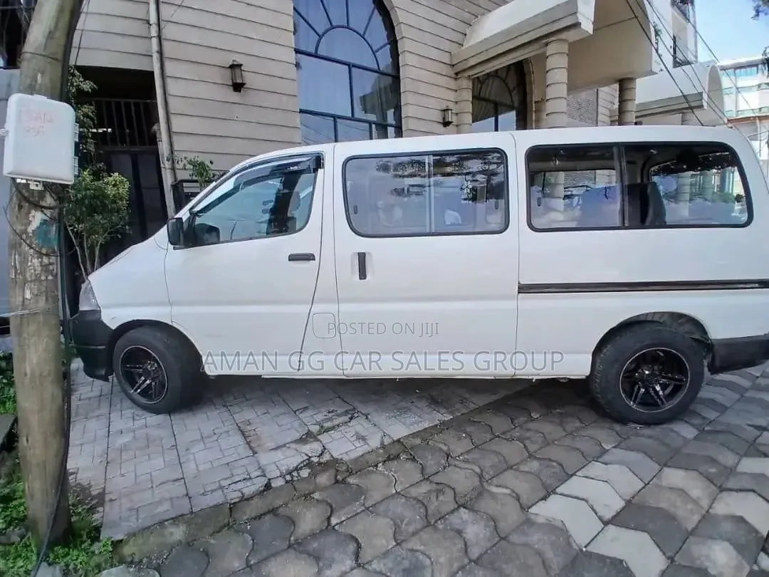 Toyota HiAce 2008 White