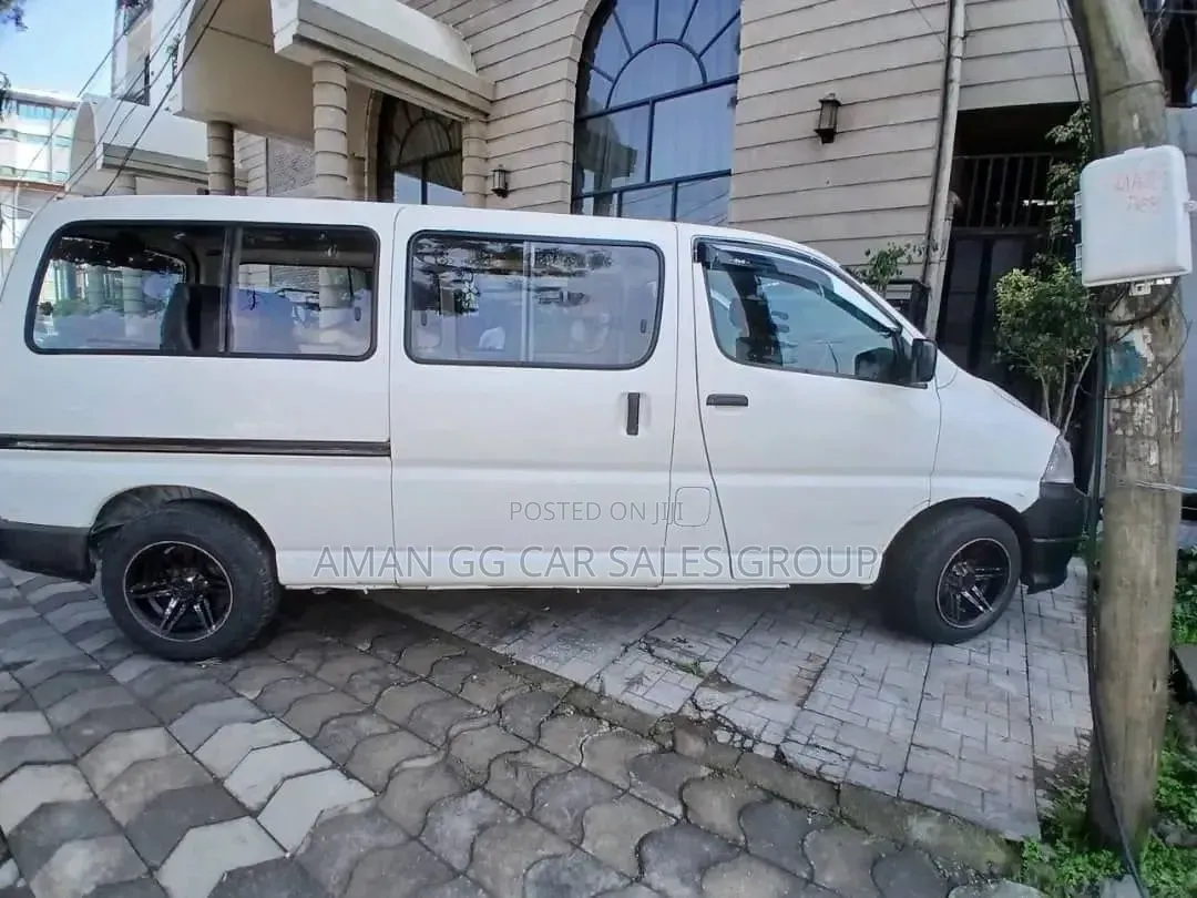 Toyota HiAce 2008 White