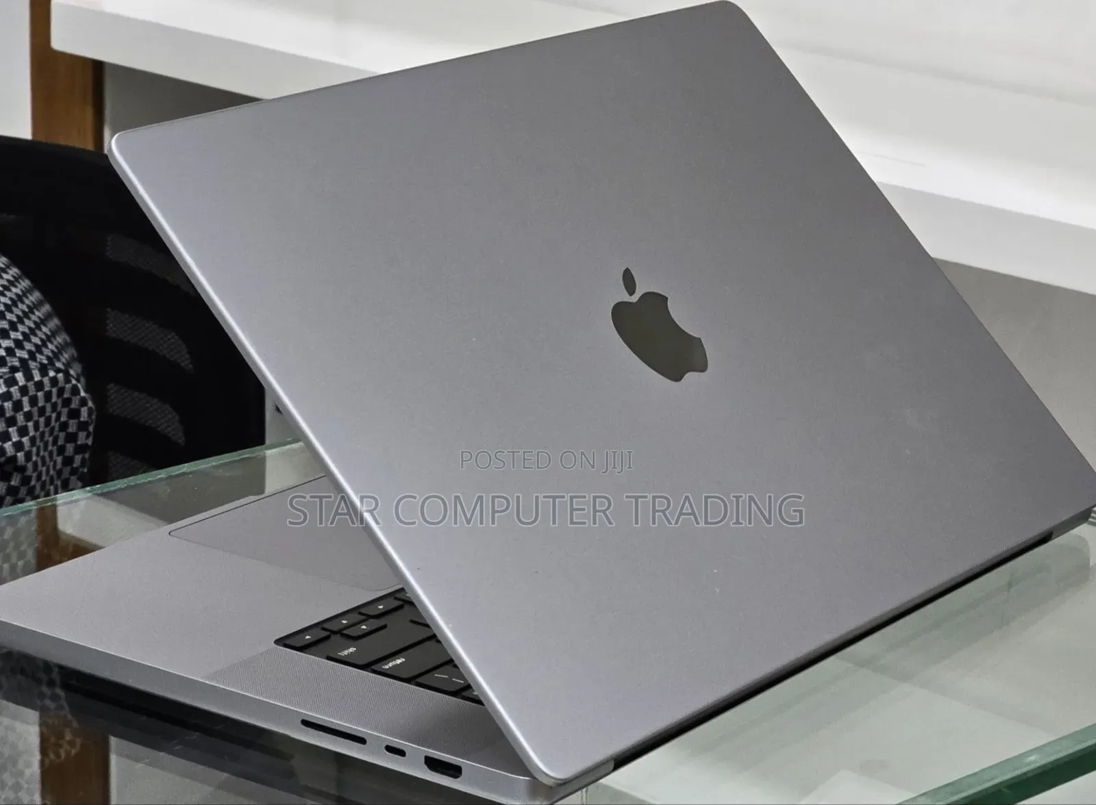 New Apple MacBook Pro Max 2023 M2 14-inch 32GB Apple M1 Max SSD 512GB