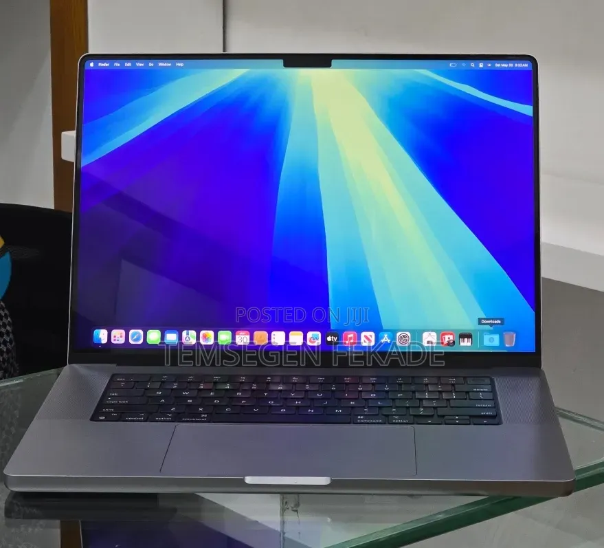 New Laptop Apple MacBook Pro M1 32GB Apple M1 Pro SSD 512GB