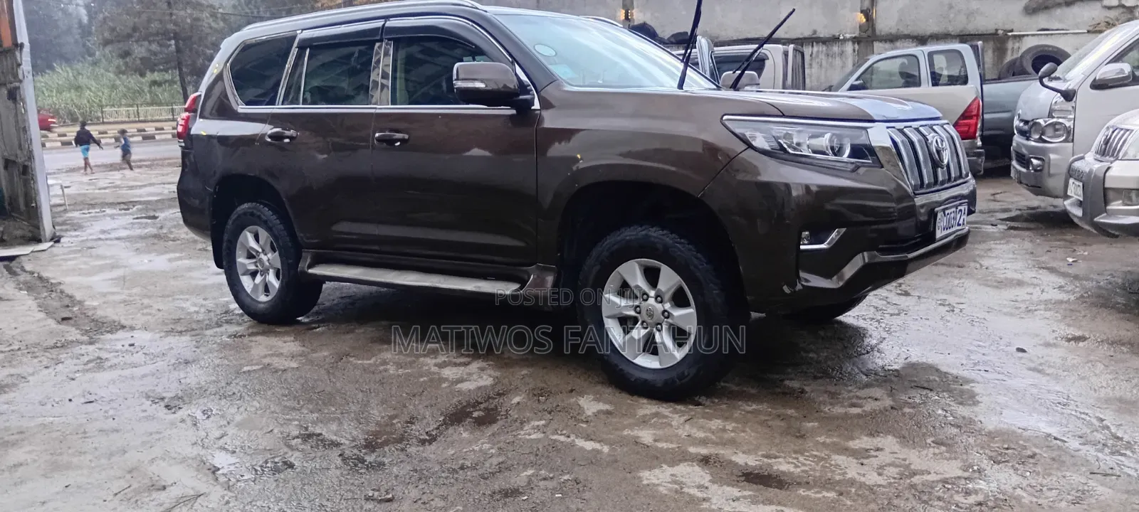 Toyota Land Cruiser 4.0 V6 GX 2011 Brown