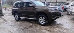 Toyota Land Cruiser 4.0 V6 GX 2011 Brown