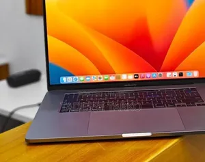 New Laptop Apple MacBook Pro 2019 16GB Intel Core i7 SSD 512GB