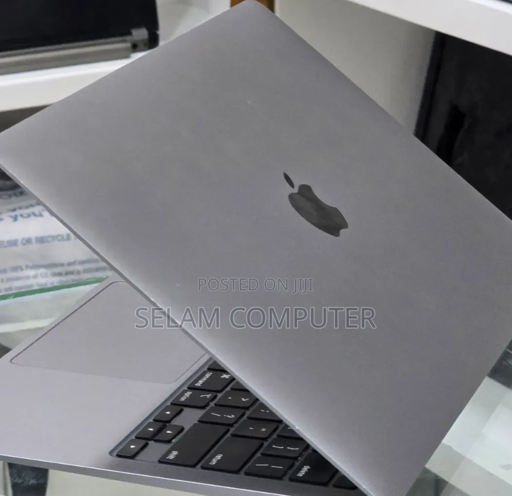 New Laptop Apple MacBook Pro M1 8GB Apple M1 SSD 256GB