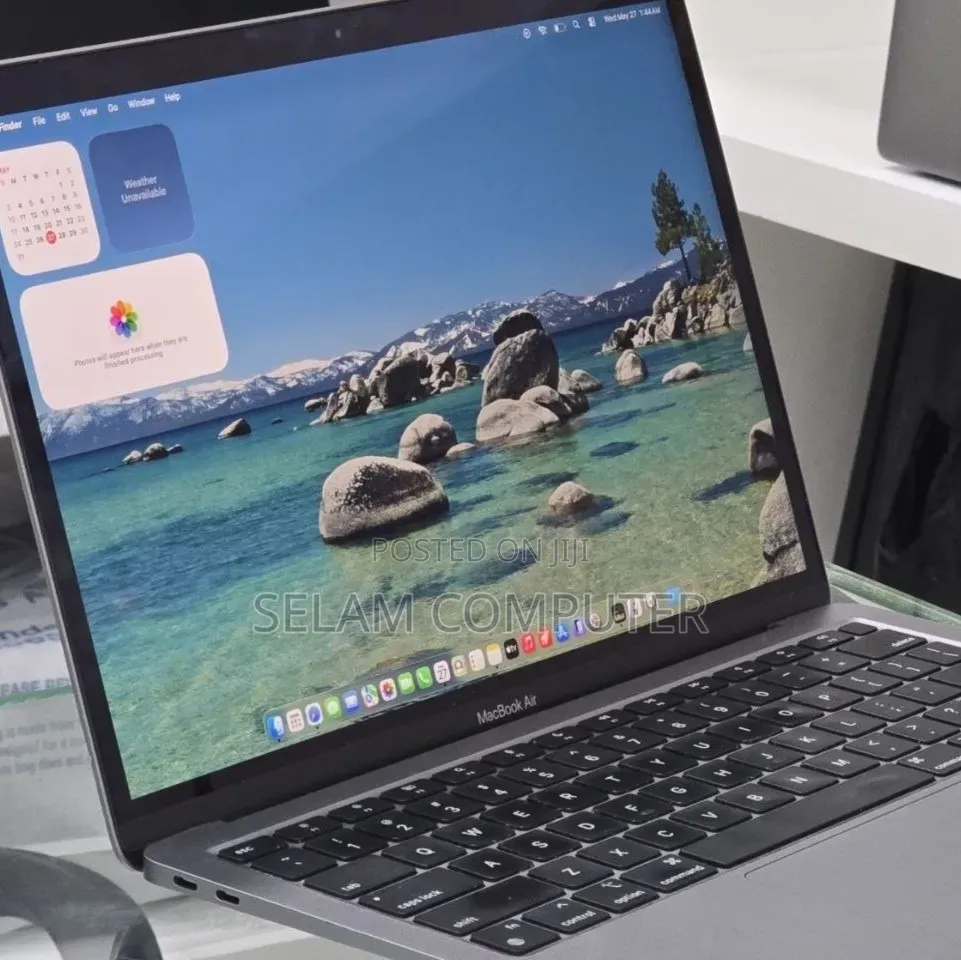 New Laptop Apple MacBook Pro M1 8GB Apple M1 SSD 256GB