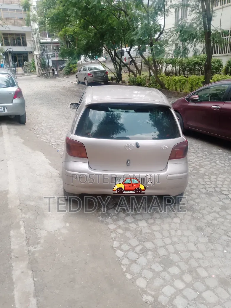 Toyota Vitz 2002 Beige