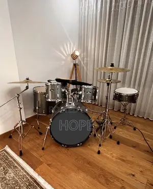 Pearl Roadshow Drum Kit + Sabian Cymbals