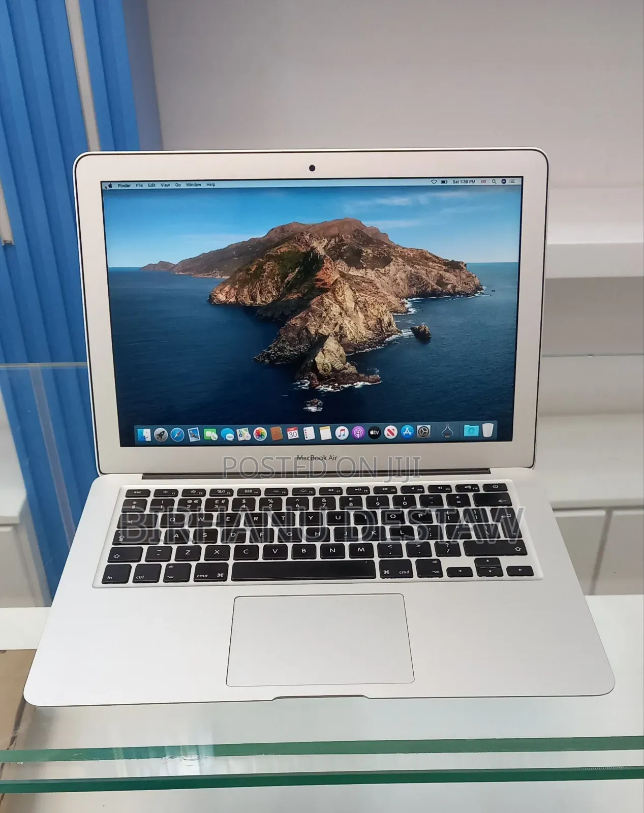 New Laptop Apple MacBook Air 2017 8GB Intel Core i5 SSD 128GB