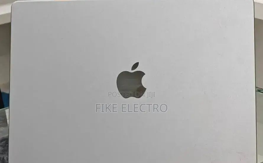 New Laptop Apple MacBook Pro 8GB Apple M3 SSD 512GB