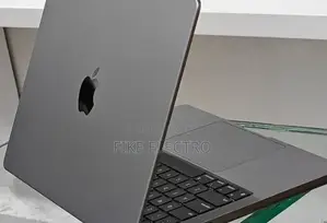 New Laptop Apple MacBook Pro 8GB Apple M3 SSD 512GB