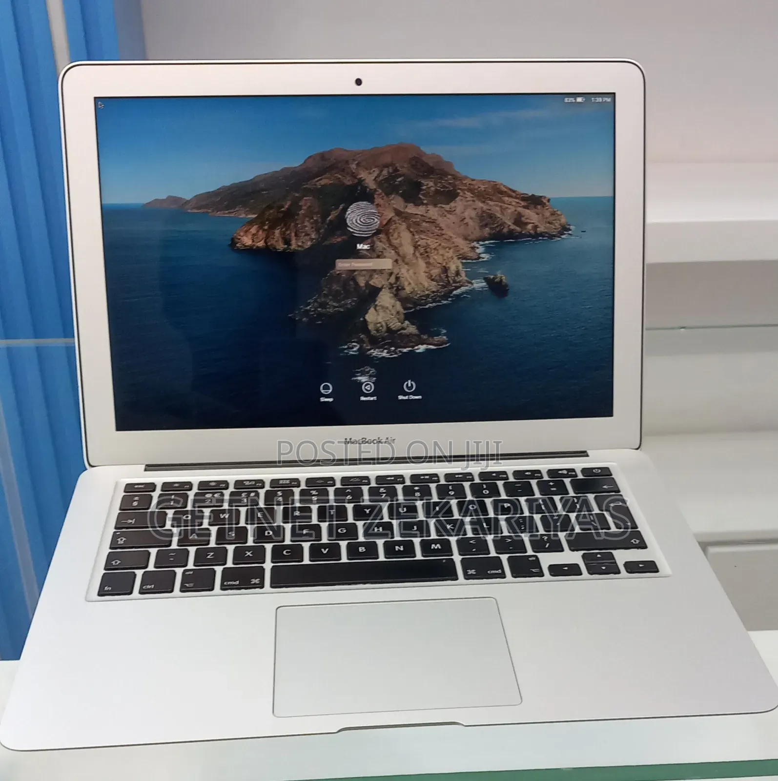 New Laptop Apple MacBook Air 2017 8GB Intel Core i5 SSD 128GB