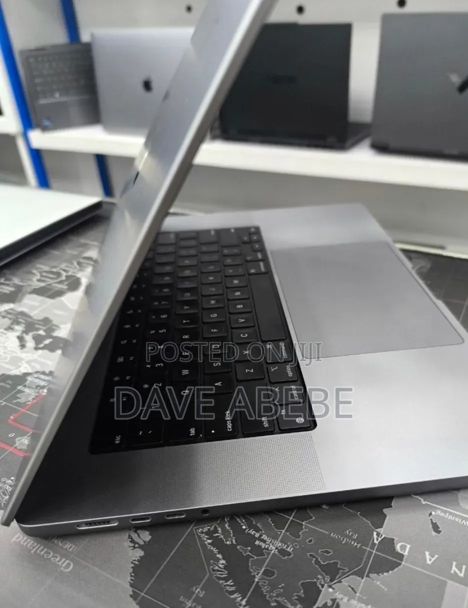 New Laptop Apple MacBook Pro M1 32GB Apple M1 Pro SSD 1T