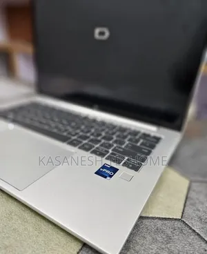 New Laptop HP OmniBook 5 14" 16GB Intel Core i5 SSD 512GB