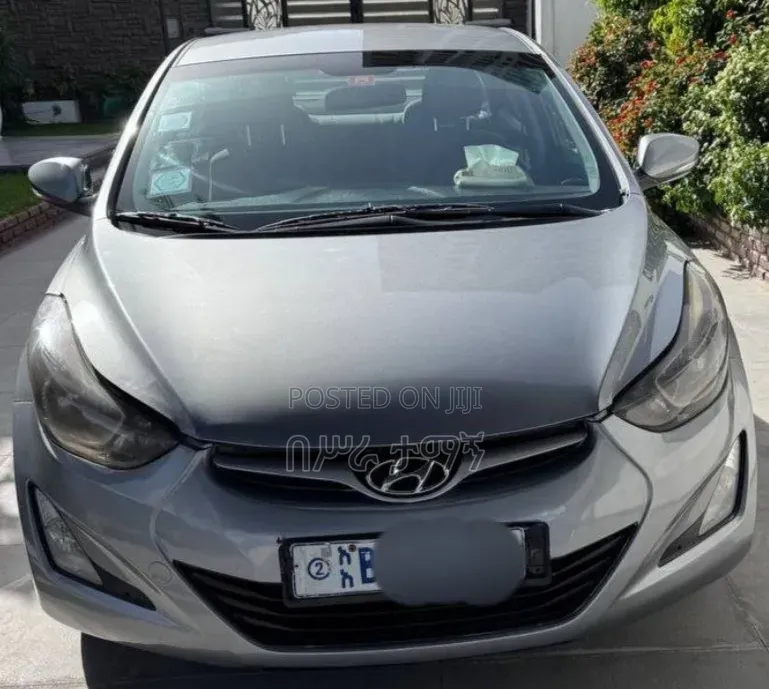 Hyundai Elantra Limited 4dr Sedan (1.8L 4cyl 6A) 2015 Silver
