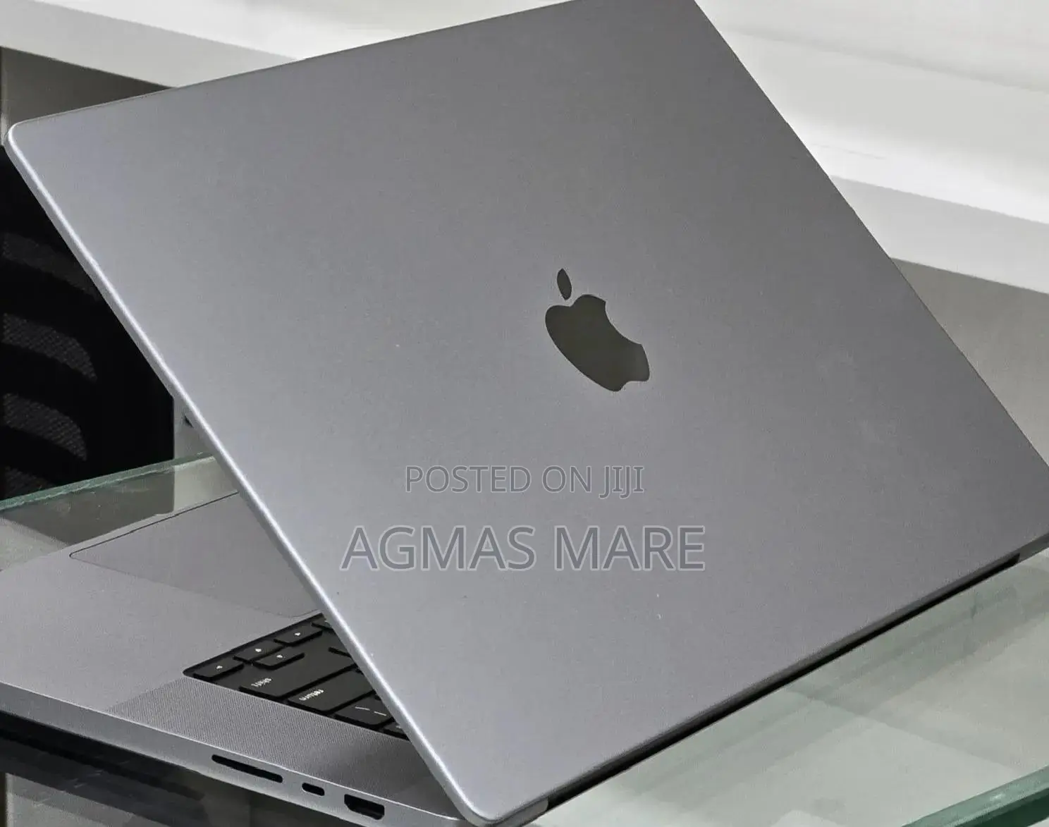 New Laptop Apple MacBook Pro M1 32GB Apple M1 Max SSD 512GB
