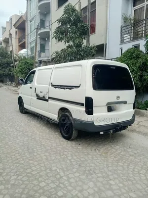 Toyota HiAce 2003 White
