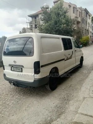 Toyota HiAce 2003 White