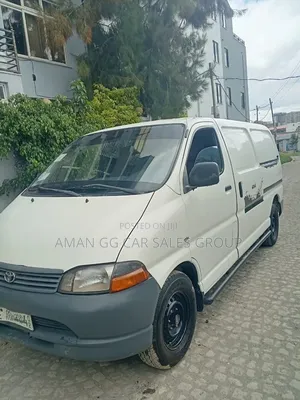 Toyota HiAce 2003 White