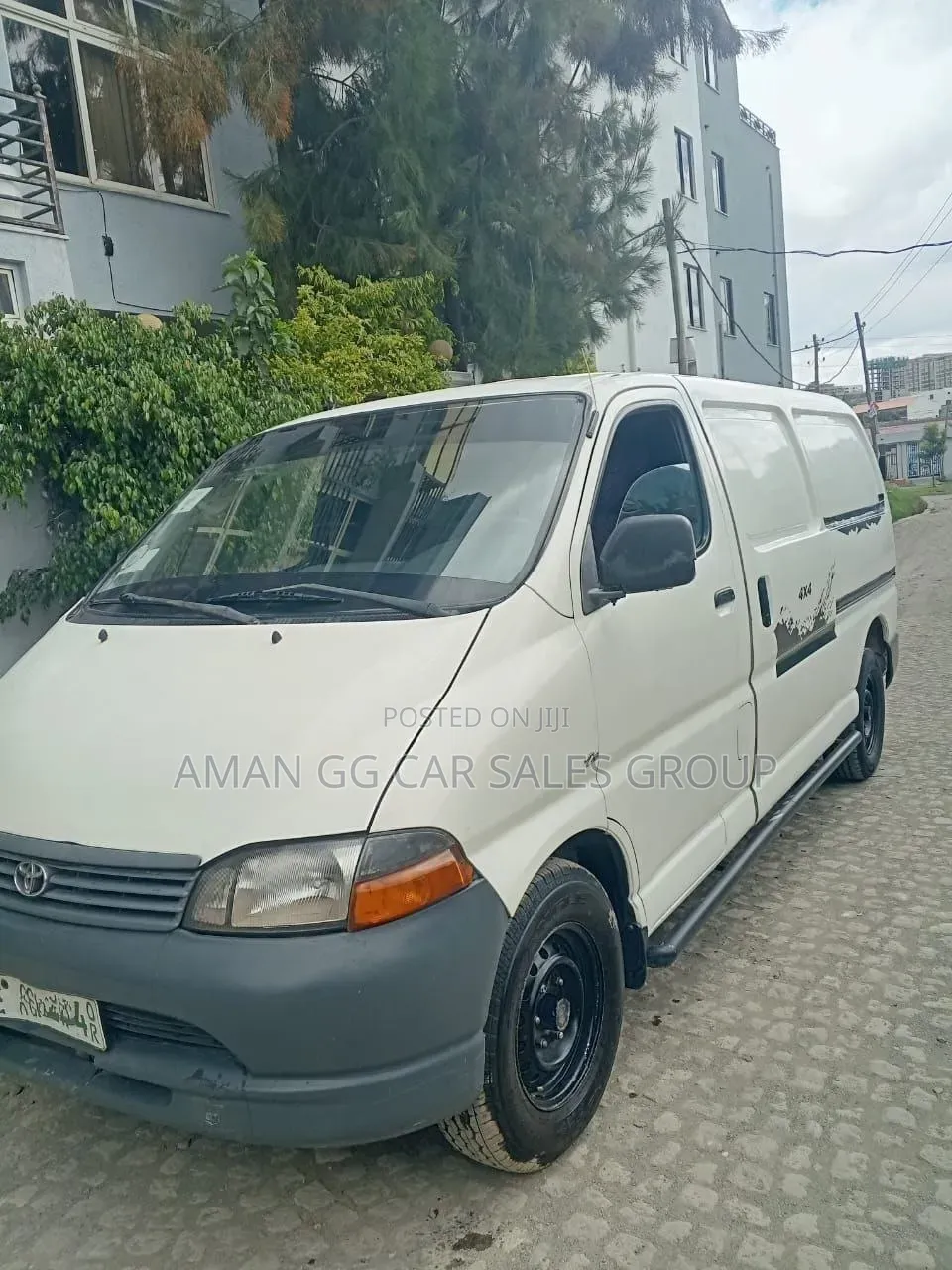 Toyota HiAce 2003 White