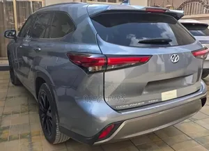 Toyota Grand Highlander Limited FWD 2024 Blue