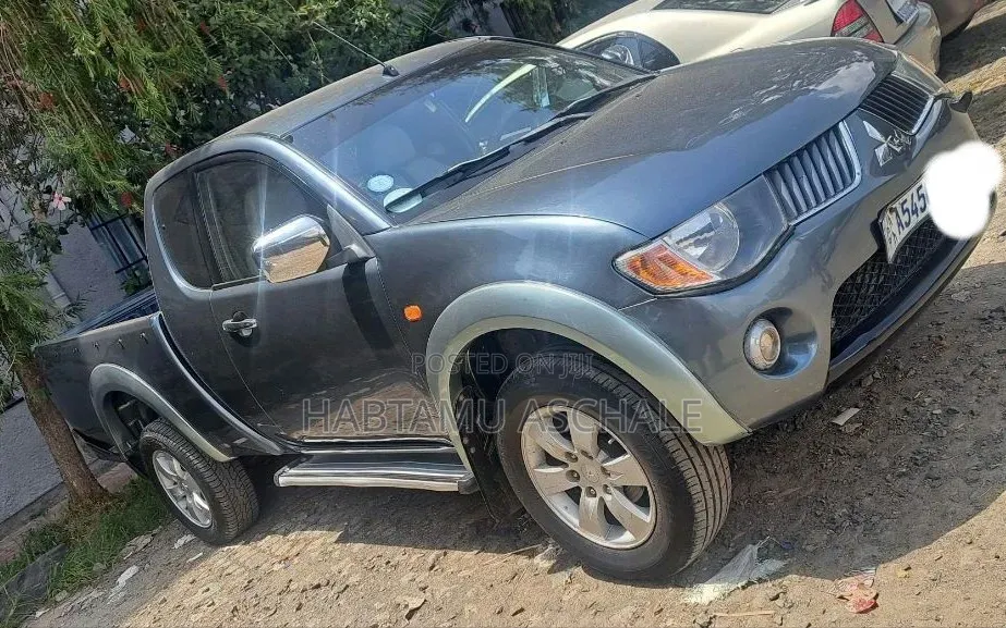Mitsubishi L200 2008 Black